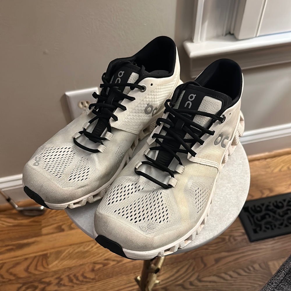 On Cloud X women’s running shoes size 10
